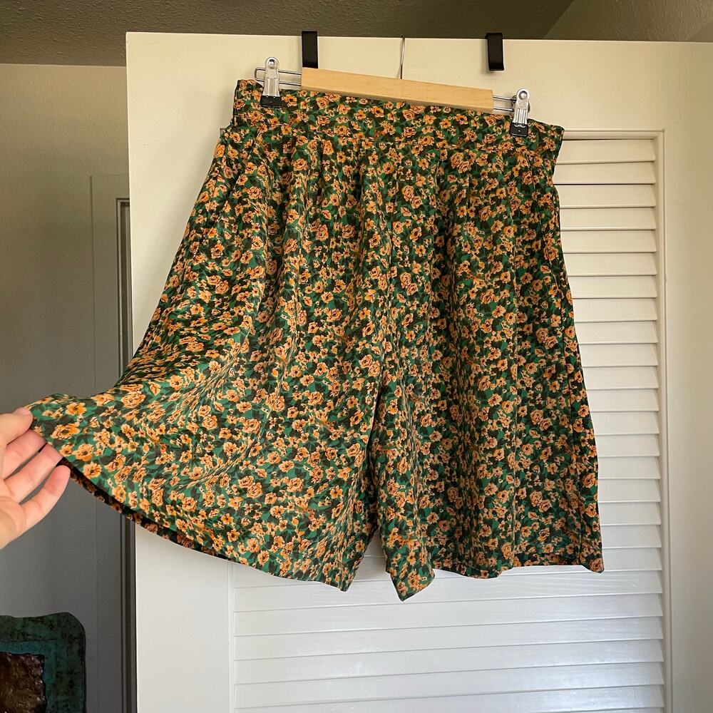 Vintage 90s High Rise Flowy Floral Satin Pull On Shorts 30 Twee Cottagecore Boho - Picture 4 of 6